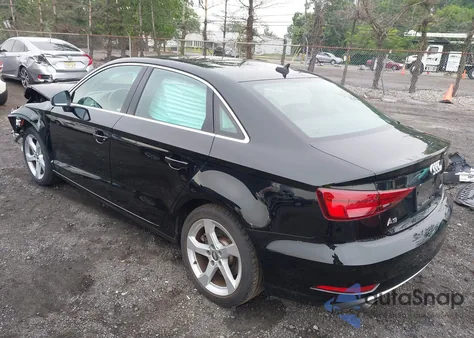 2019 Audi A3 45 Premium z USA, uszkodzony, nr VIN WAUBEGFF5KA079898
